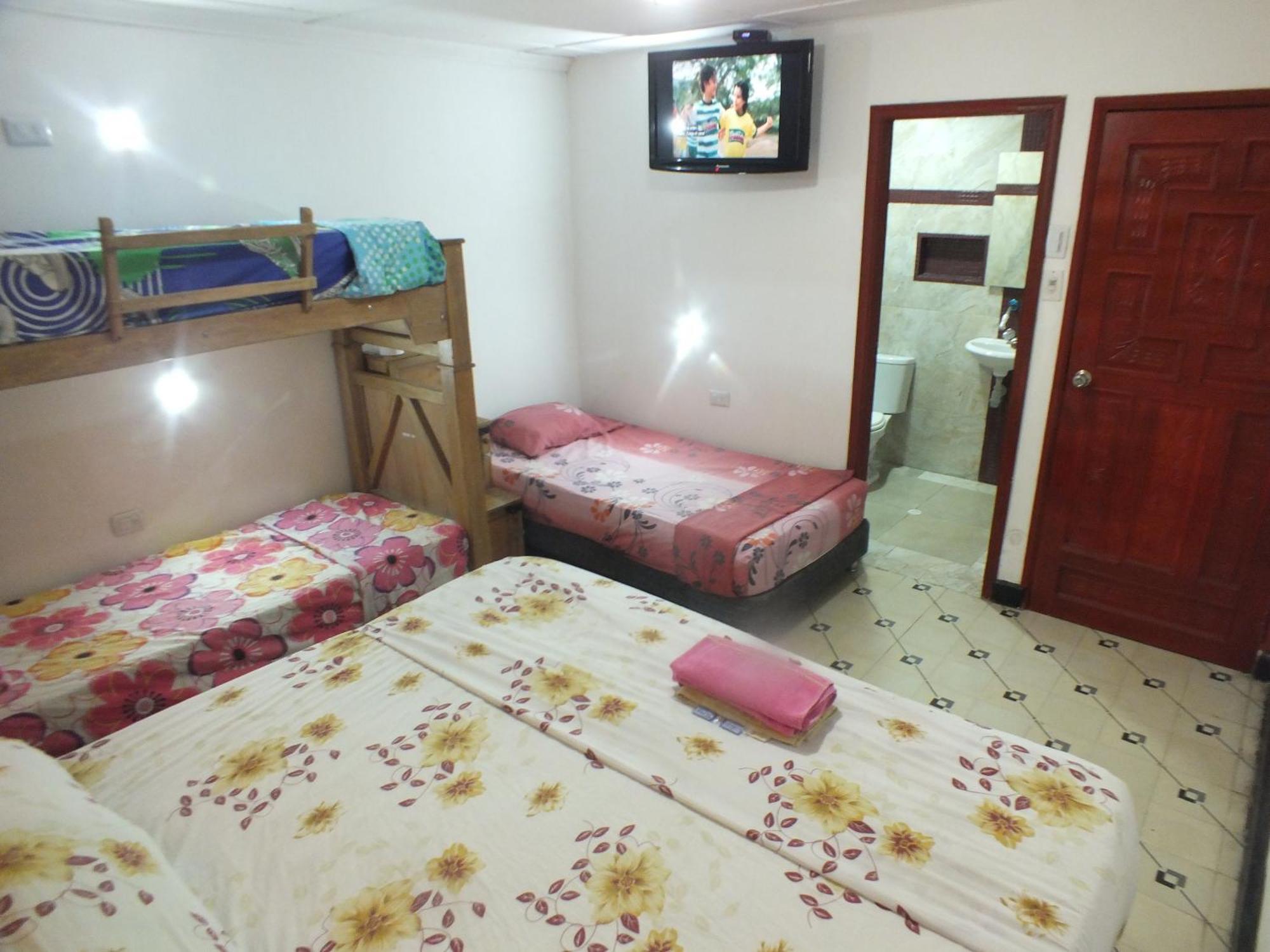 Hotel Malecon Del Rio Баранкила Екстериор снимка