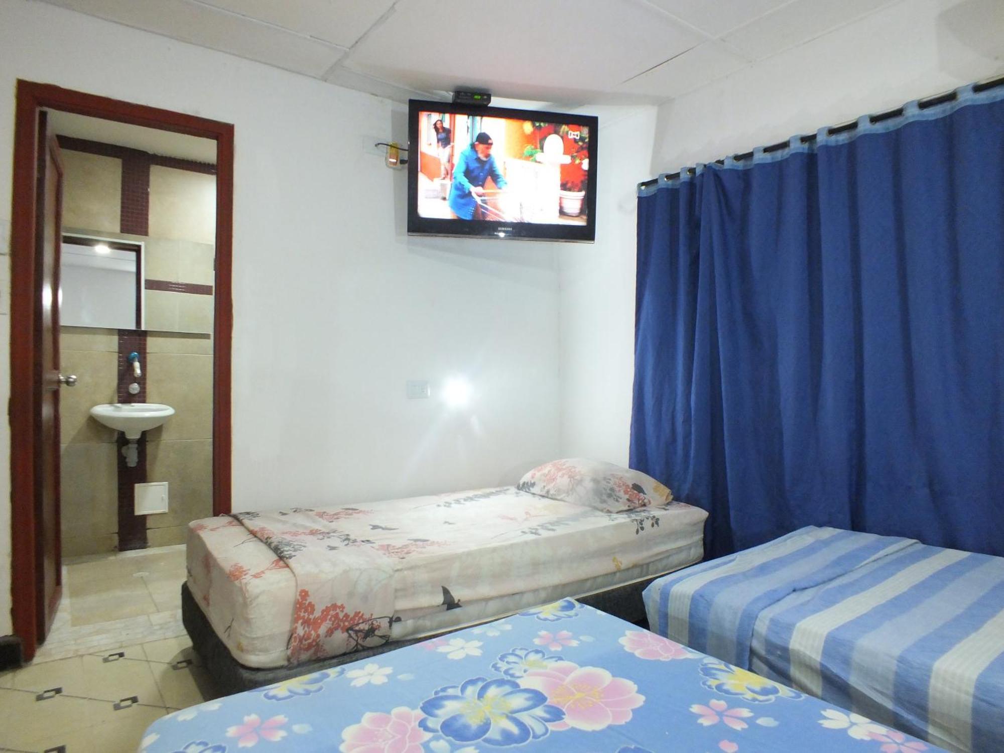 Hotel Malecon Del Rio Баранкила Екстериор снимка